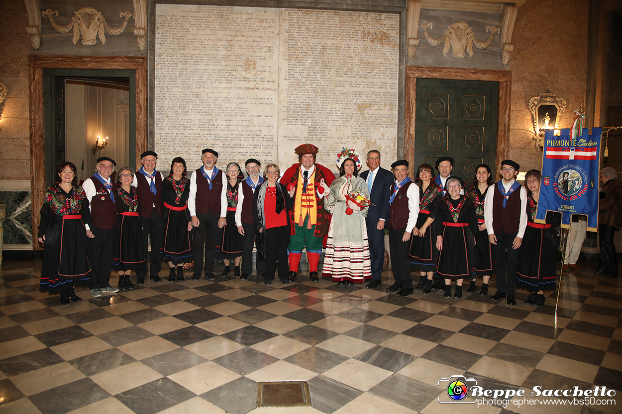 VBS_3744 - Investitura Ufficiale Gianduja e Giacometta Famija Turineisa - Carnevale di Torino 2024.jpg